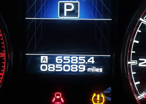 2013 Subaru Legacy 2.5I Limited z USA, uszkodzony, nr VIN 4S3BMCP65D3030981